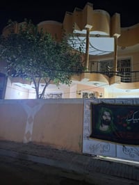 📍 الموقع: حي الجامعة قرب مخبز الكفائي  📐 المساحة: 200( متر بناء ٢٠١٨ )...