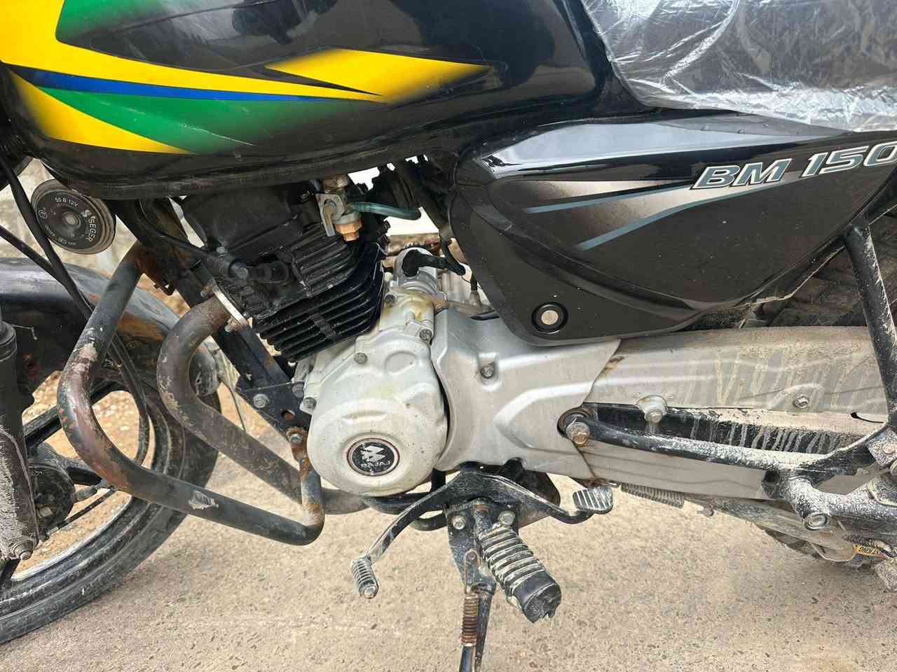 سلام عليكم مره خصت الادمن 
بوكسر 
كلاسيك موديل (21) مكينه خير من الله 
اوراقها كامله 
اي نقص مابيها لدراجه كهربائيات شغاله ومرتبه 
بيها ترتيب بسيط العتله مال كير 
مكان الدراجه 
بغداد الدوره 
رايدها 1٫150 وبيها مجال بسيط 
للاستفسار:***********
