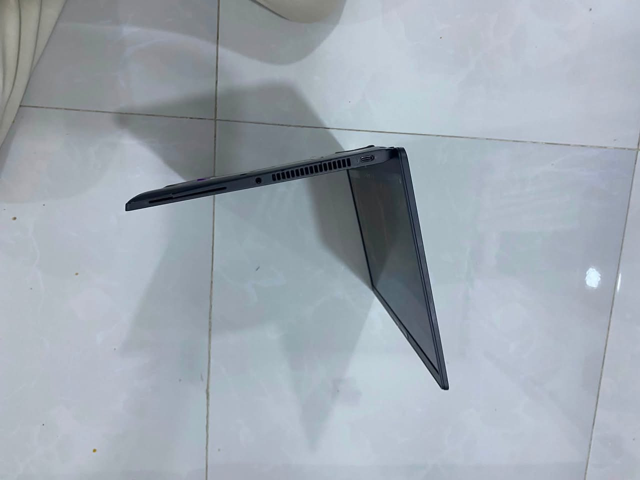 DELL 7320
* الموديل: Dell Latitude 7320
* المعالج: Intel Core i7 (الجيل 11) مع vPro
* الرام: 16 GB
* كرت الشاشة: Intel Iris Xe Graphics
* الشاشة: 13.3 بوصة
*ذاكرة 256 SSD
*السعر 400.000 دينار 
واتس و اتصال ***********
