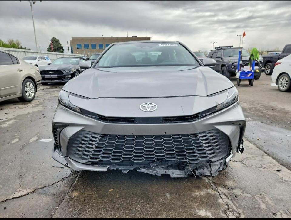 تویوتا کامری هایبرید ٢٠٢٦ SE 
Toyota Camry Hybrid SE 2026 
للبیع بدون تصلیح 
رقم شاصی   
4T1DAACK9TU271858
***********
وتسئاب موجود

