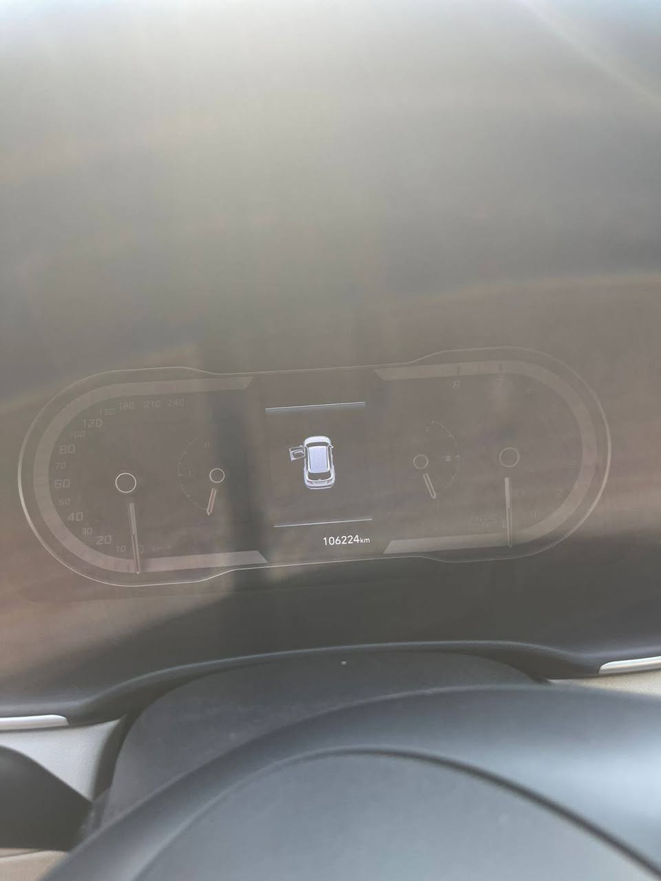 للبيع توسان موديل 2022 خليجي مكفوله من الضربه والصبغ والتبديل فقط بارد قليل جوه الرقم الخلفي
سنويه لل 2027
كراسي جلد وكهرباء
شاحن وايرليس
وتخم تاير
تبريد خلفي
ماشيه 106 الف
السياره جدا جديد وعلى ايدي ومادير بس بانزين محسن 
السعر 194$ وبيها مجال بصيط
للتواصل اتصل
***********
