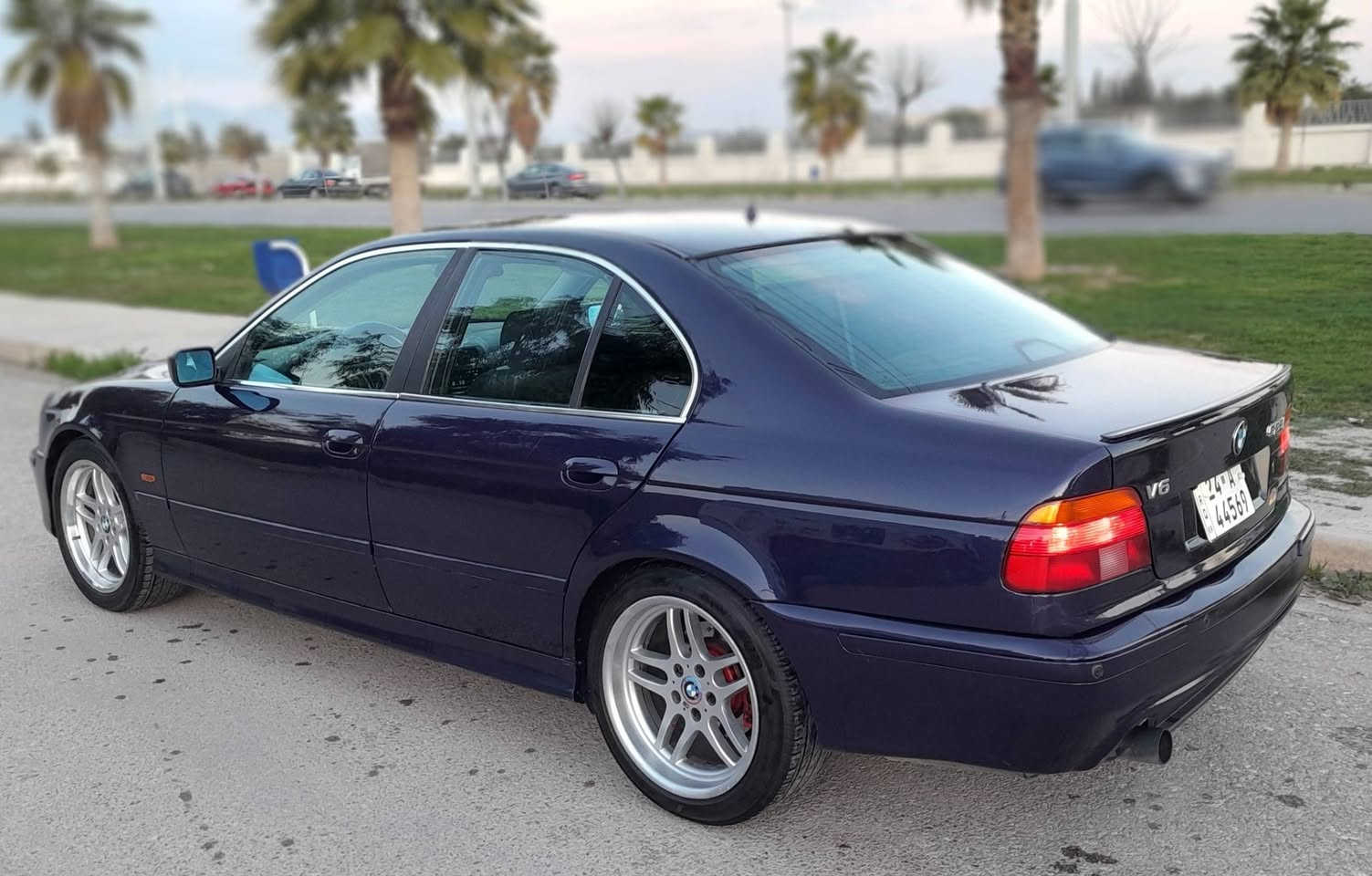 للبيع صقر موديل 98 حجم 528 اصل
دبل كير اوتوماتيك + عادي 
كير ومكينه شرط 
رقم وسنويه وهزه ال 2030 كله جديد تحويل مباشر
غرفه مخمل بل جيس جديد 
صدر أمامي خلفي جديد 
برده كهربائي 
ويل M 18 حجم 
دعاميات M
تبريد شغال 
السياره جاهزه من كلشي اترايك وين مايعجبك 
السعر 85 ومجال
مكان السياره زاخو 
رقم *********** اسيا
رقم *********** وتساب
