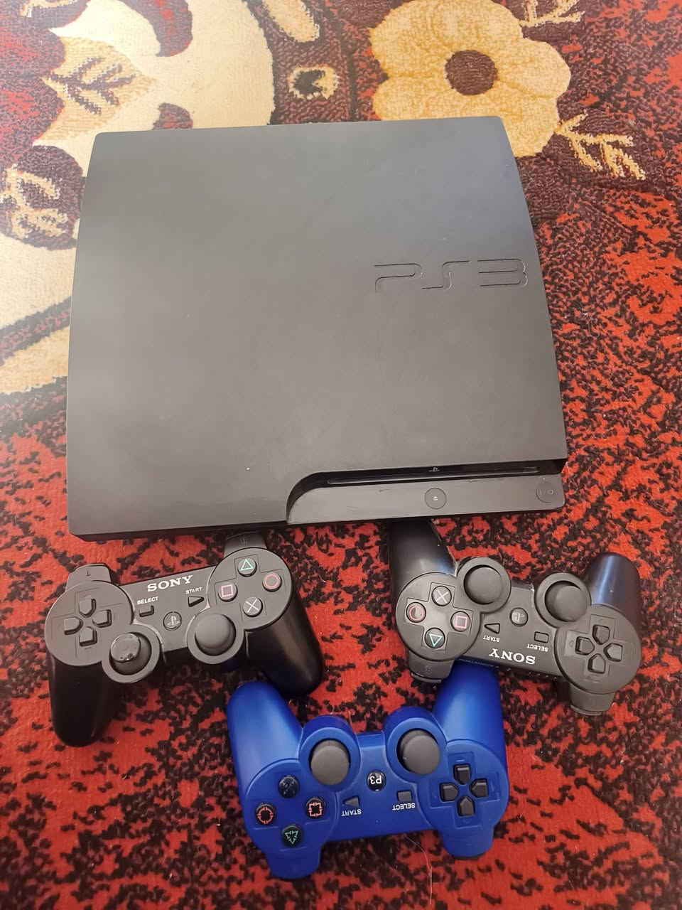 بلي 3 سلم مهكر وياه ألعاب كامل ملحقات 3جوستك  بعده جديد ممفتوح 
السعر 110
مكاني الأنبار (***********) هذا رقمي واتس،
