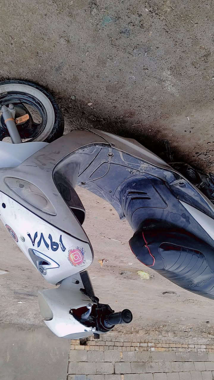 سلام عليكم دراجه البيع دراجه سلف هندر اشاير كهربايات كامله مكينه خرسه دراجه نضيفه السعر 405رقمي ***********
