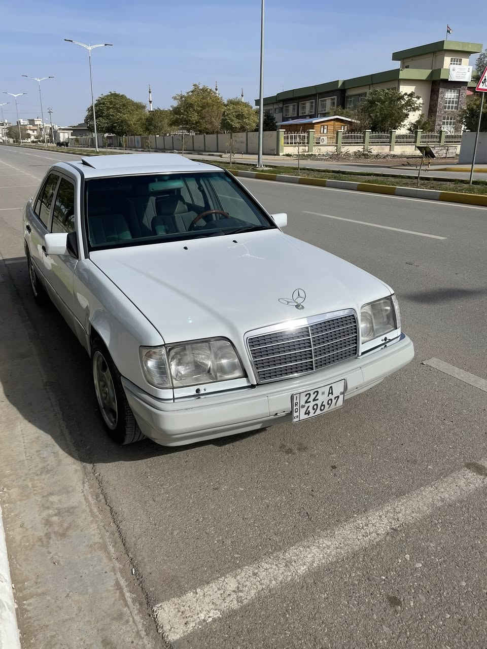 للبيع موديل٩٢محرك بطه ٣٠٠٠ديلكوسياره مكفوله من ذربه وخياس بيهه قطعتين سبع فه قه د سندوق ولبونيد يم بدل مال ٩٥بيبي  سنوي ساقطه سنتين مكان سيار كلار رقم موبايل ***********سعر ٩٠ورقه وبي مجال
