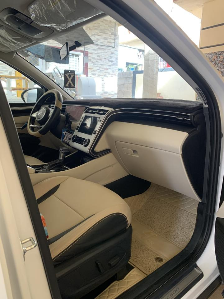 هونداي توسان موديل2024  ضمان شركة الت سك - ماشية 24كفالة عامة
رقم بغداد 
المواصفات
بصمه تشغيل عن بعد 
بصمه ابواب عدد 2 
كراسي كهرباء 
برد خلفيه 
شاشه كبيره متصل نظام خرائط
تحكمات 
كروز سرعه 
ثلاث انظمه قياده 
هند بريك بصمه  
حساس امامي خلفي  
لايت لد زنون 
اريل زعنفة  
                 
                📍ديالى ناحية السلام سعره 225 بيها مجااال قليل ***********
