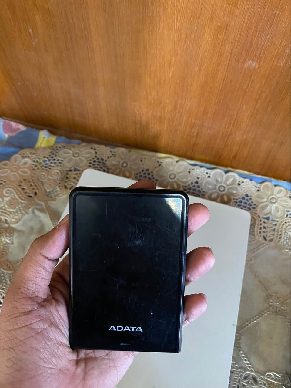 السلام عليكم جهاز بلي 4 مهكر نظام 11 كامل سعة 500 G على اخر سن  مع كامل ملحقاتة بالاضافة الى هارد 1 تيرا  يعني عندك 1500 GB مع الالعاب الي بي   تقريبا 33 لعبة يعني قلة تلكه جهاز بي هاي الكمية من الالعاب و مثل ماتشوفون البلي نظيف جدا اضافة الى لونة الابيض المميز
الالعاب الي وياه 
كل اجزاء battlefield مع الاضافات 
وكل اجزاء call of duty مع الاضافات 
وكل اجزاء God of war مع الاضافات
وكل اجزاء devil may cry مع الاضافات
وكل اجزاء tomb raider 
وكل الالعاب كرة القدم الشهيرة pes من 17 الى 21
ولعبة GTA 5
ولعبة GTA san andreas definiteve edition
بي ثلاثية Gta بداخلة
- Gran turismo sport
- crash team Racing 
- darksiders 3
- Dead or alive 5 ,6
-killzone shadow fall

السعر 300 وبي مجال

للتواصل *********** بغداد, العراق
