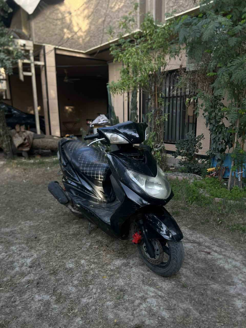 سكنس فحل كفاله عامه ممفتوحه تاخذها من باب البيت السعر 450 مكاني بغداد حي اور ***********
