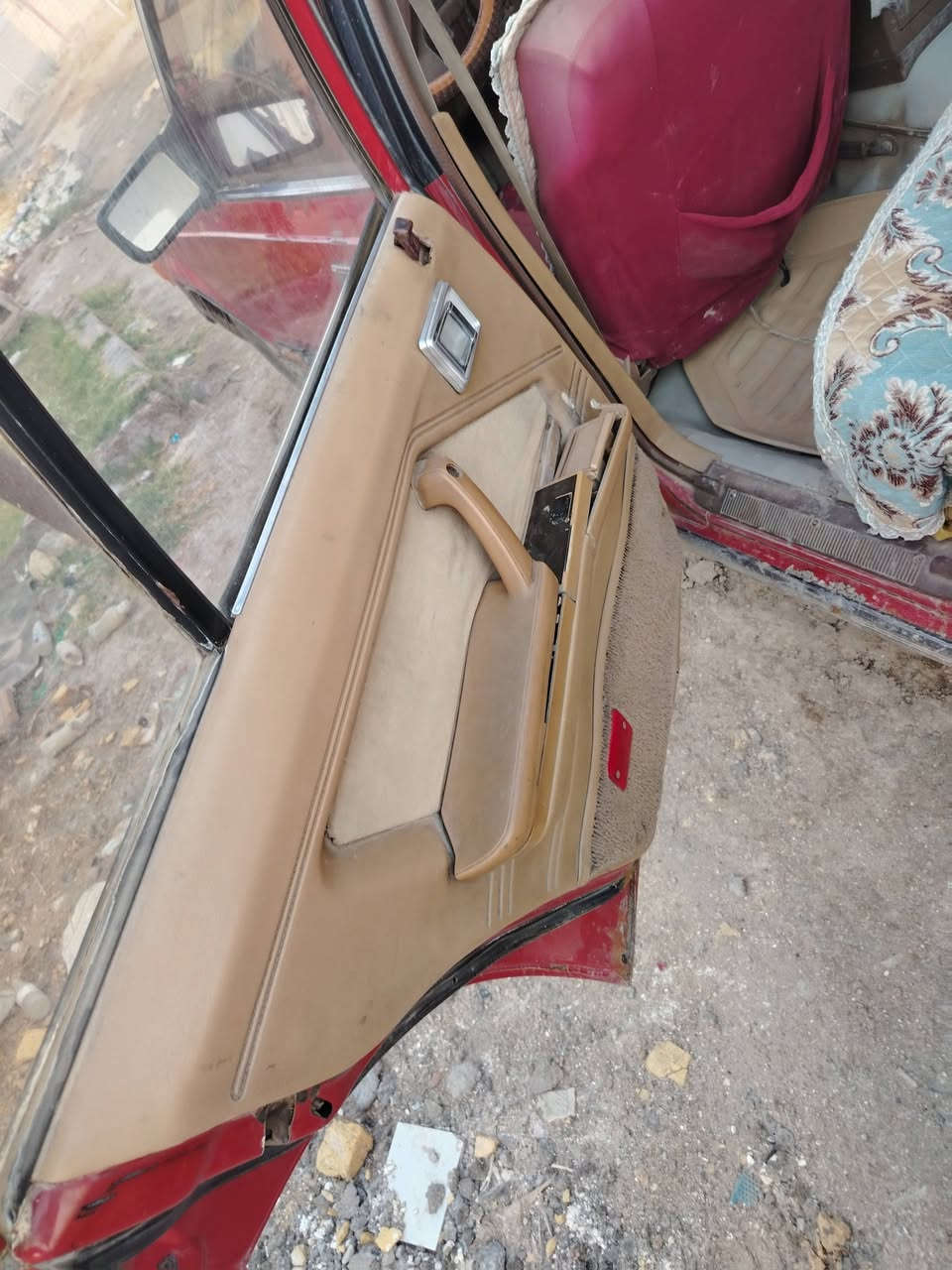 السلام عليكم  سوبر موديل 85 مكينه 2500 سنويه لل 30 رقم دولي بغداد بسمي السياره جاهزه مكينه كير حداديه تخم تاير  السعر ٣٠ وبيها مجال للتوضيح السياره بيها خياس مكاني ناصريه سوق الشيوخ للتواصل ***********
