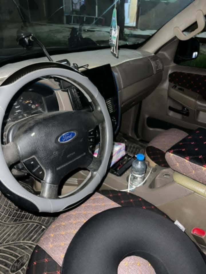 سياره فورت أكس بلور موديل ٢٠٠٣
گير محرك ففتي ٧ راكب سيارة نضيفه تدفئه تبريد كهربائيات كلها شغالة سيارة جاهزة من كلشي شرط التحويل السعر ٧٥ وبيها مجال للشراي مكان صلاح الدين بيجي رقم ***********
