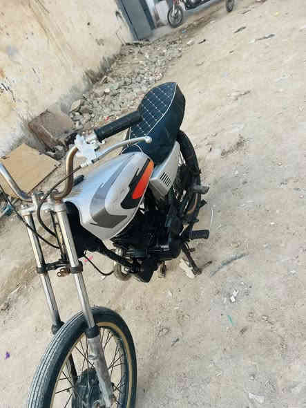 سلام عليكم دراجة للبيع السعر ‏225 ‏مكان بصره 5￼￼￼ميل    *********** ￼￼￼
