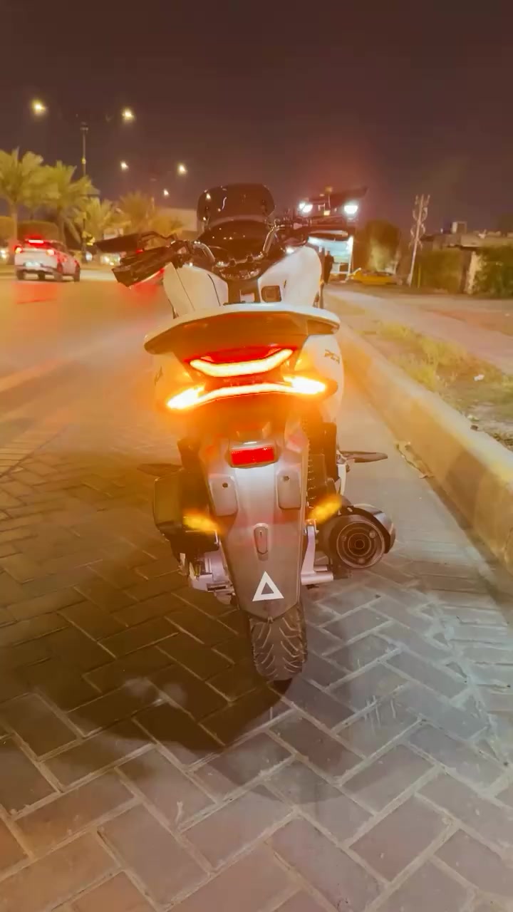 سلام عليكم شباب دراجةبي سي اكس جيل ثالث يابانيJF ماشيه15الف حقيقي الدراجة مال رمبه بيهة كامرات عوزهة بس شاشة دراجة جديدة السعر ٢٠اوبيهة مجال بصمه وحده الرقم***********
