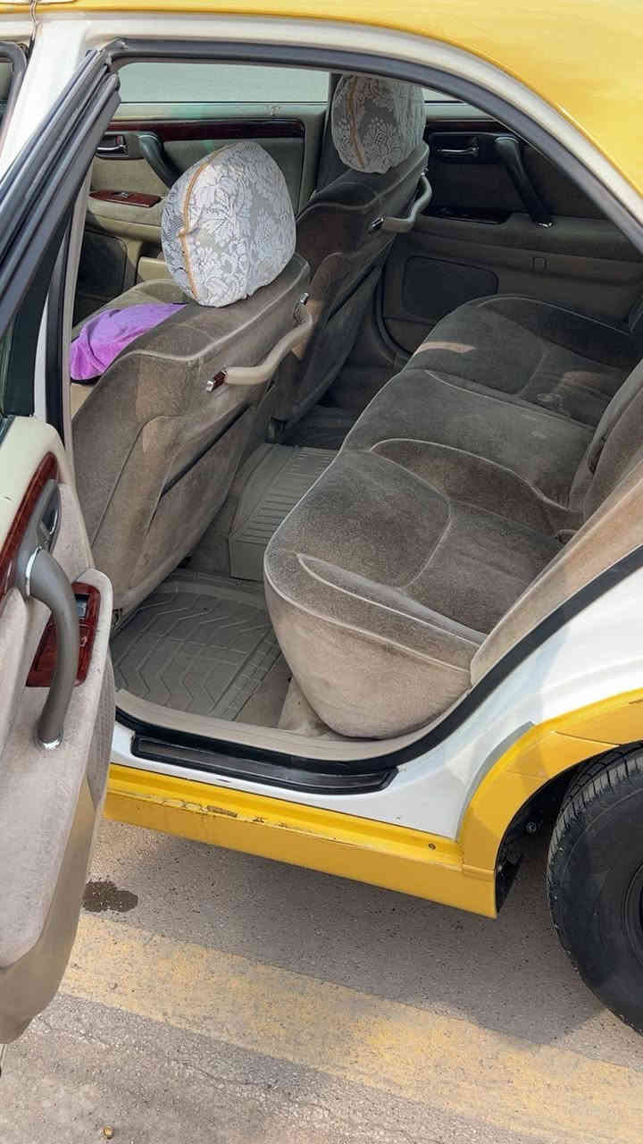 السلام عليكم ملكة للبيع موديل 2003محرك ديفور الصغير حداديه جيده كهربائيات كلها شغاله بيها كصة قماره فقط وبيها دحجات قليله ماواصله للداخل مشموله بقرار 48 وعليها غرامات 3ورقات تنزل من سعرها سنويه صاقطه من سنة 2023 السعر 70وبيها مجال مكاني واسط قضاء الصويره ***********
