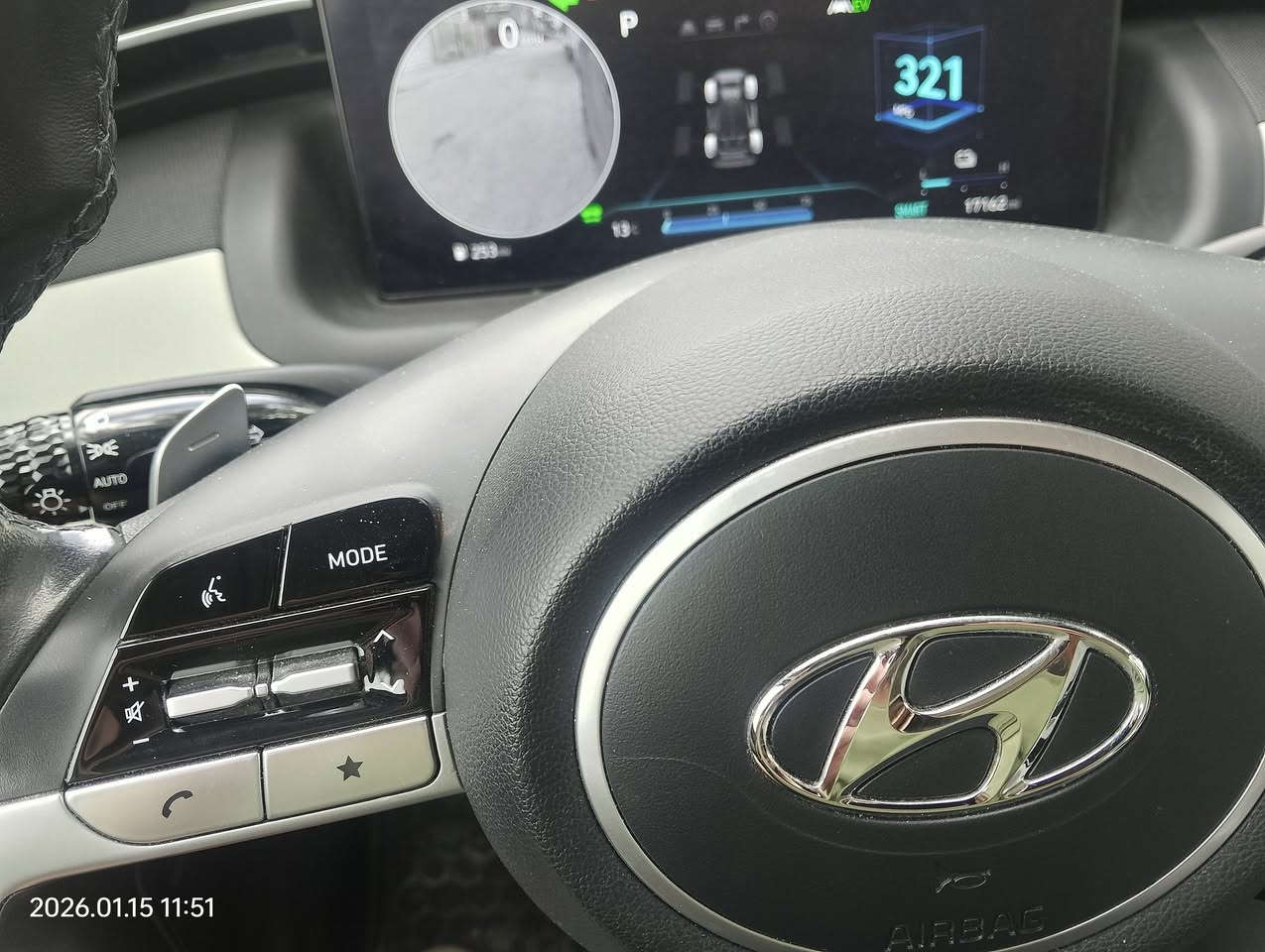 السلام عليكم للبيع توكسان وارد امريكي هايبرد محرك تيربو 1600 اربع وضعيات قيادة فووول  فتحه بصمه كشنات جلد تدفئة تبريد كير لمس اوودكمه حساسات كامرات 360درجه كامرات بالمري لون اسود داخل جلد اوف وايت مكانها الرصافه الامين الثانية للاستفسار *********** السعر 210$
