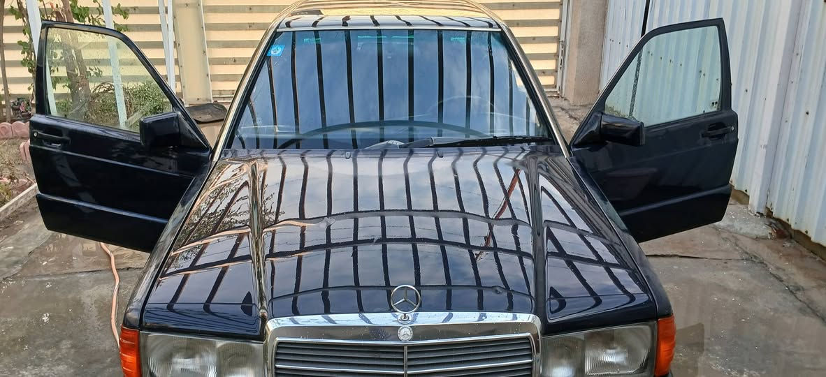 مارسيدس 190موديل ١٩٩٢
محرك بلادي ٦سلندر 
وارد يابان
تبريد 
كراسي كهرباء
٤جام كهرباء 
سيارة على وضع الشركة اي تحوير ما بيها مال جناي 
سنوية بسمي تحويل ثاني يوم 
السعر ٦٠ ورقة 
المكان بغداد 
***********
