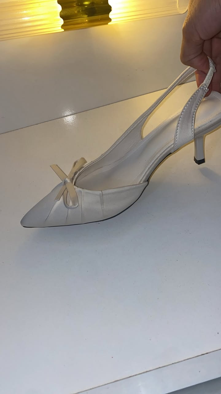 خلي سعر وبالعافيه قياسه ٣٧ مامستعمله وتوصيل اكو


**إذا كنت صاحب هذا الإعلان وتريد حذفه لأي سبب، رجاءا أرسل رسالة إلى الدعم الفني**