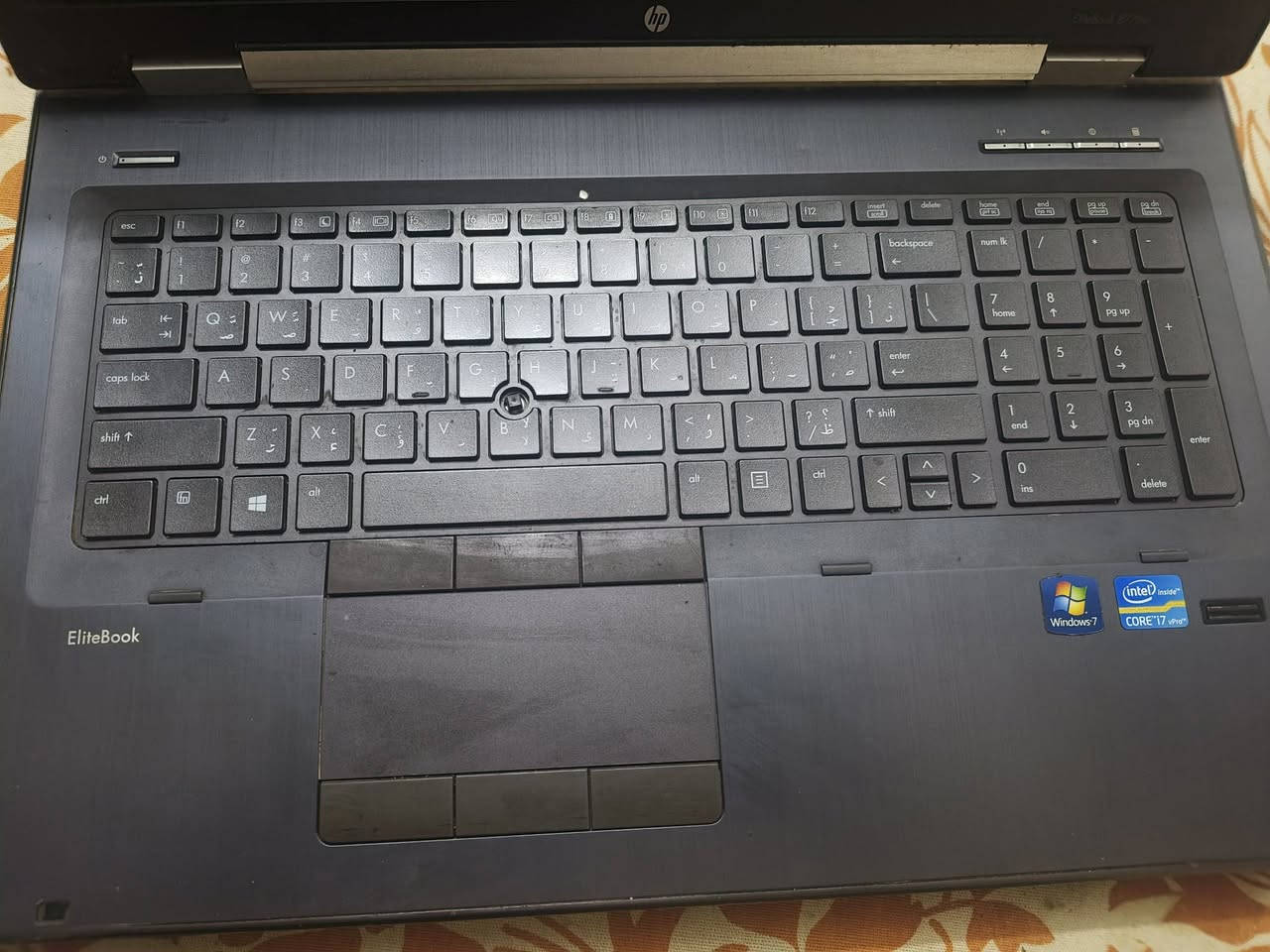 السلام عليكم
لابتوب HP 
المعالج: Intel Core i7 (من الجيل الثالث فئة M القوية) مثل i7-3630QM أو i7-3520M.كارت الشاشة: مخصص للأعمال الهندسية والجرافيكس، مثل NVIDIA Quadro K3000M أو AMD FirePro M4000.الشاشة: كبيرة وعالية الدقة بمقاس 17.3 بوصة وبجودة HD+ أو Full HD، وبعض الإصدارات تأتي بشاشة DreamColor الاحترافية للألوان.الذاكرة العشوائية (RAM): تدعم حتى 32 جيجابايت (مقسمة على 4 فتحات).مساحة التخزين: يدعم تركيب أكثر من قرص تخزين لتسريع النظام والألعاب، مثل (HDD + SSD). السعر 220 الف قفل


**إذا كنت صاحب هذا الإعلان وتريد حذفه لأي سبب، رجاءا أرسل رسالة إلى الدعم الفني**