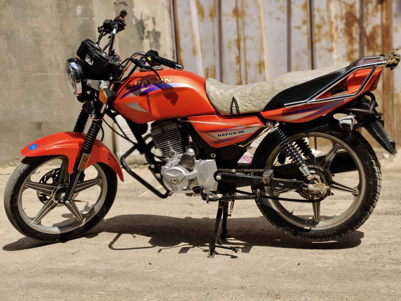 السلام عليكم درجه اللبيع دايون عضم 23الون برتقالي درجه حلوه و نضيفه اوراق سنساخ المكان حله بل قاسم الخاص مفتوح الرقم ***********
