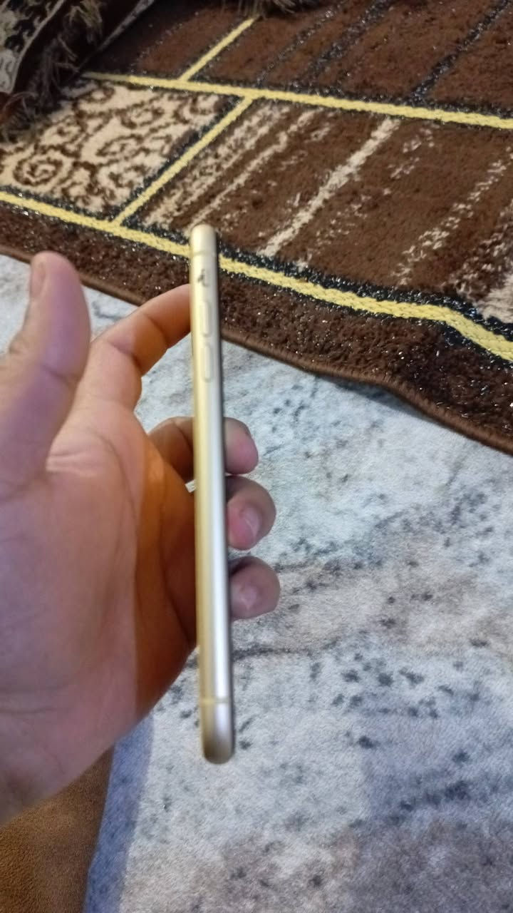 السلام عليكم اكس ار لبيع بي كسر بضهر مثل ماتشوفون ذاكره ٦٤ بطاريته ٨٣ سعره ١٣٠ الف تفاصيل اكثر  واتساب***********  يرهم مراوس
