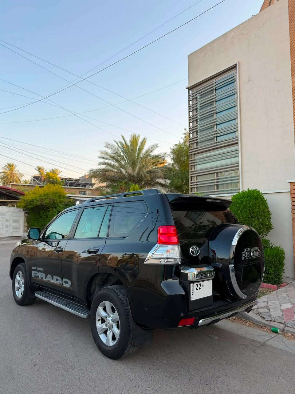 سلام عليكم
للبيع تيوتا برادو ٢٠١٣
VX  فول مواصفات
كويتي دبل تانكي 
حساس امامي خلفي فول الفول
ماشيه 151 km
رقم اربيل جديد بأسمي
مكفوله من الضربه الصبغ
بيها بارد بلجاملغ الخلفي
مكينة وكير مكفولات وعلى وضع الشركة
السياره جديده ومابيها اي نقص 
البنيد بداية جراد بسيط ويروح من خلال النانو
السعر 248 ورقه وبيها مجال 
العنوان بغداد الاعظميه
الرقم ***********
