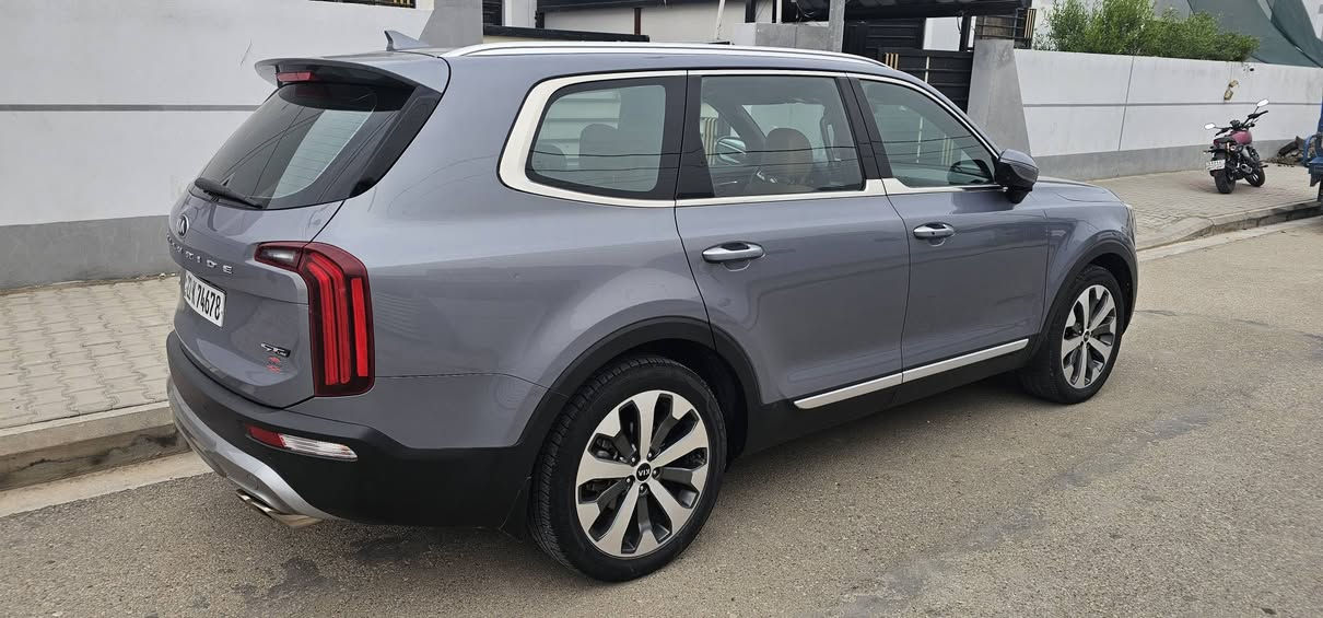 كيا تولورايد موديل 2021 جي تي لاين أعلى فئة خليجي وكالة
السيارة فول مواصفات بدون حادث بدون صبغ لون مميز داخل وخارج

عداد المسافه 135 الف كم قابل للزيادة 

المواصفات 

حساسات امامي خلفي أربع كاميرات رادارات نقاط عمياء 

داتا شو تحكمات ستيرن قيادة ذاتية وتحديد مسار وتوقف ذاتي 

كشنات جلد لون مميز الامامية كهرباء وتدفئة وتبريد 
فتحتين بالسقف
سبع انظمة قيادة واوتو هولد وسايد بريك كهرباء 

مرآة وسطية عاكسه للضوء والجانبية عاكسه وشفط 

تشغيل عن بعد 

رقم اربيل موجودة في الكوت

السعر 285 ورقة 

للاستفسار الاتصال على الارقام التالية 

***********

*********** واتس اب
