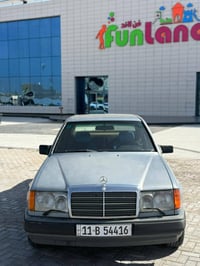 مرسيدس • ١٩٨٨ • مكفولة