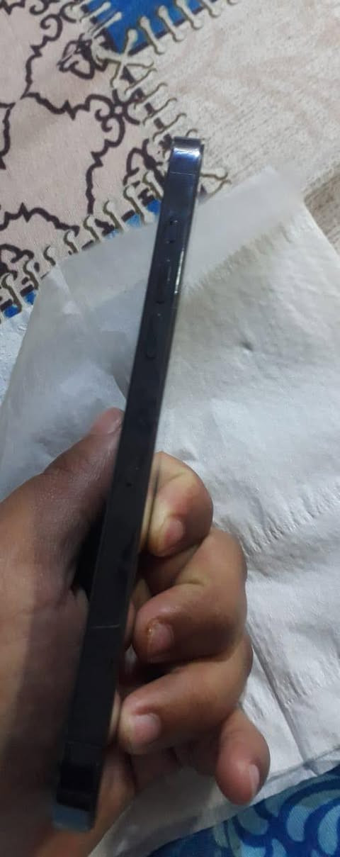 السلام عليكم 
أيفون 12بروماكس ذاكره 256 ال جهاز نضيف مبدل شاشه اصليه بطاريه 79 السعر 380 النجف كوفه 
***********
