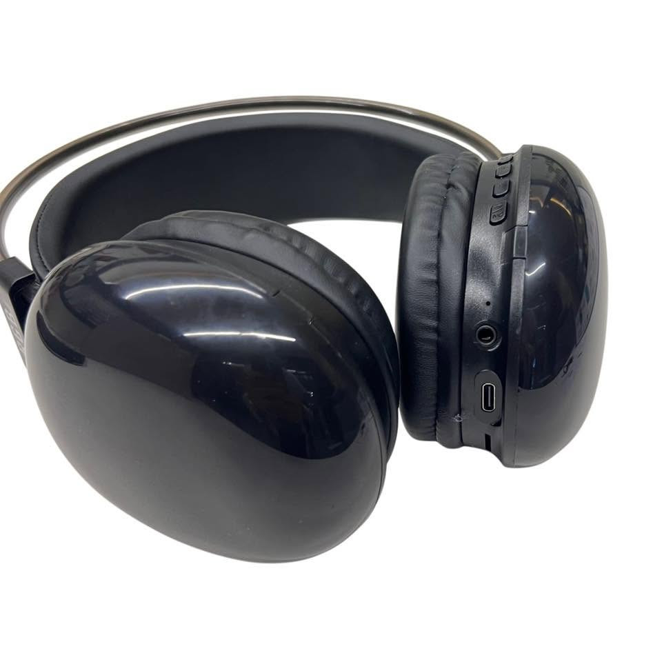 خلي السيت اب مالتك احلى وارتب🎧🔥
كمية محدودة⚠️

سماعة الألعاب اللاسلكية RGB PG580 Disco Pulse🔥

استمتع بتجربة صوت وإضاءة مميزة مع سماعة PG580 اللاسلكية بتصميم RGB عصري مناسب للألعاب والموسيقى والاستخدام اليومي.🎧

• اتصال لاسلكي Wireless V5.3 لحرية أكبر أثناء الاستخدام🌥️

• إضاءة RGB LED متعددة التأثيرات بتصميم ملفت👏

• وحدة صوت بقطر 40mm لصوت واضح وعميق🚦

• مايكروفون مدمج للمكالمات والدردشة📞

• تدعم أزرار تحكم متعددة لتغيير الأغاني والتحكم بالصوت والرد على المكالمات☎️

• تدعم كارت TF مع منفذ شحن Type-C⚡️

• الموديل: PG580 Disco Pulse🔥
• نوع الاتصال: Wireless V5.3✅
• نوع المنتج: Wireless Gaming Headphones✨
• قطر السماعة: Φ40mm❤️
• نطاق التردد: 20Hz – 20kHz😮‍💨
• الحساسية: 119±3dB💎
• الجهد المقنن: DC 5V🔥
• التيار المقنن: ≤1mA🎧
• سعة البطارية: 800mAh🌥️
• وقت الشحن: حوالي ساعتين🔋
• الوزن: 320g ±5g🌺
• الشحن: Type-C⚡️
• المزايا الإضافية: ANC Intelligent Active Noise Reduction / Built-in Mic / RGB Lighting🔥

محتويات العلبة:
• سماعة PG580 RGB🌹
• كيبل شحن Type-C🫀
• كتيب التعليمات📖
السعر:19,000🔥
للتواصل ***********☎️
او
***********📞

