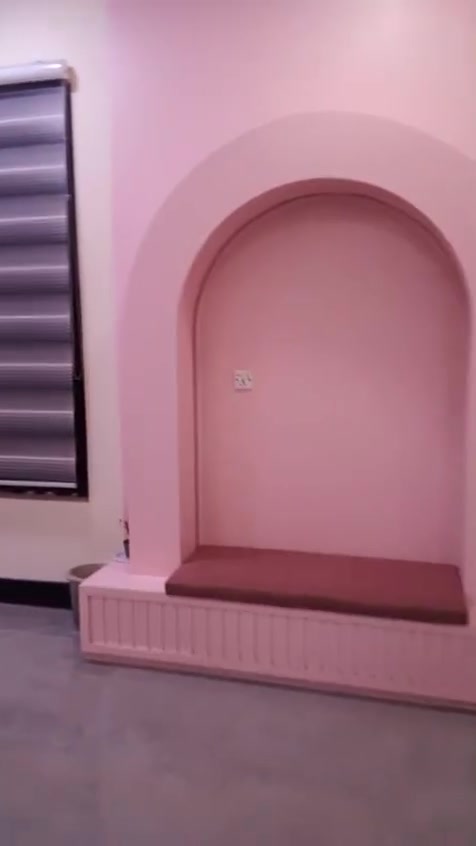 سلام عليكم حلاقه متكامله طابق ثاني  ركن البنايه المكان بي حركه السبب لعدم التفرغ تريد بس الغراض او كامل
متوفر ثلاث غرف
ميكاب
بدكير منكير 
شسوار 
العنوان الدوره المهديه الثالثه
تواصل خاص
*********** واتساب فقط
