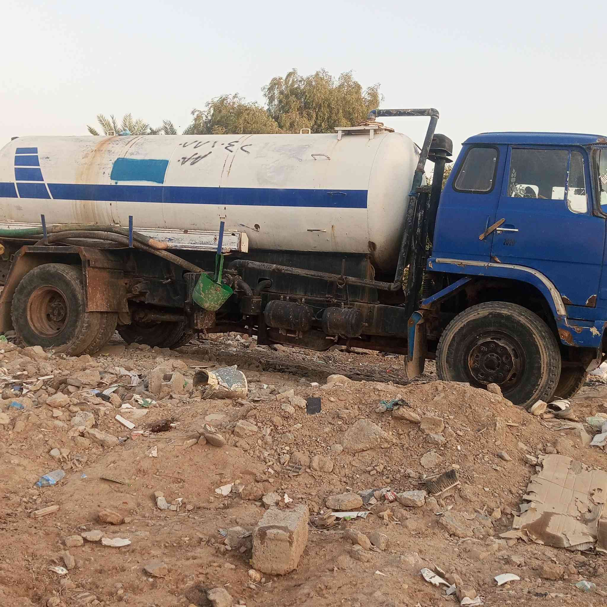 هينو للبيع 8طن سحب مياه ثقيلة للاستفسار الاتصال على هذا الرقم ***********
