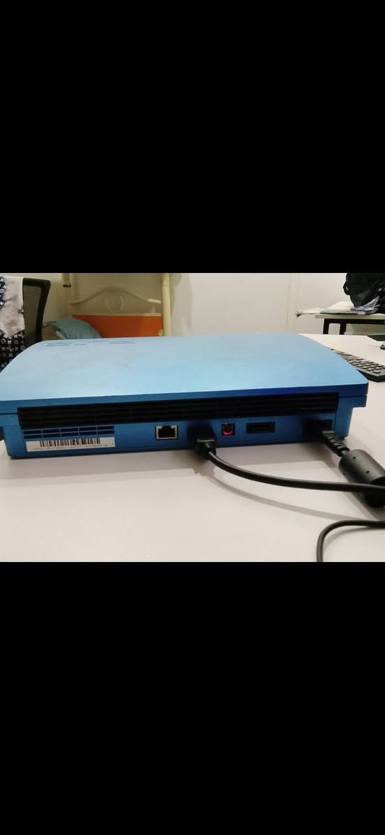 بلي3 للبيع سلم باندل لون ازرك مهكر كلشي يشغل مساحةالهارد 250 يشغل اقراص السعر 140 العنوان بصرة ابو الخصيب ***********
