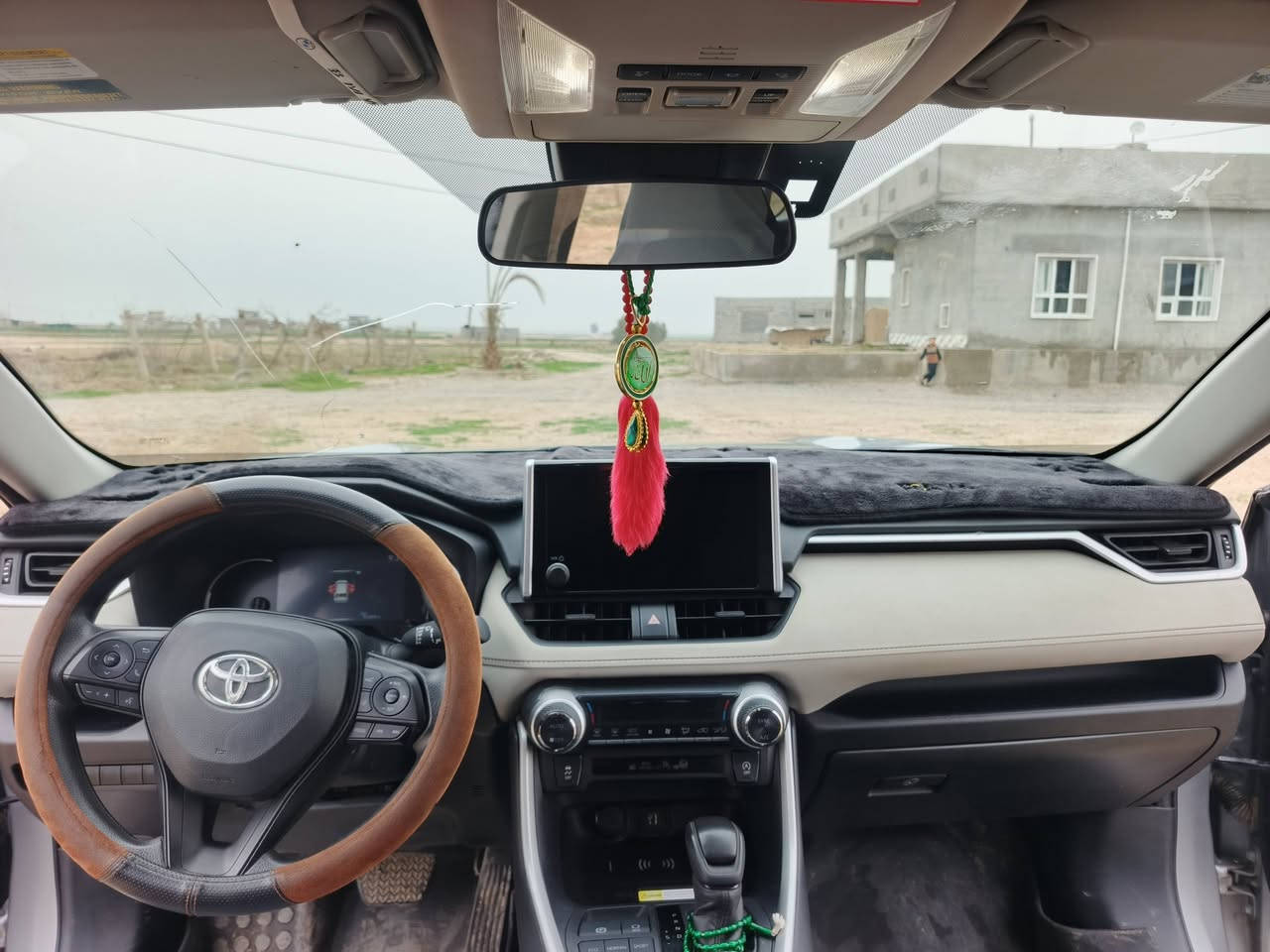 السلام عليكم ورحمة الله وبركاته
سياره للبيع راف فور 2024
XLE
للاستفسار الاتصال ***********
