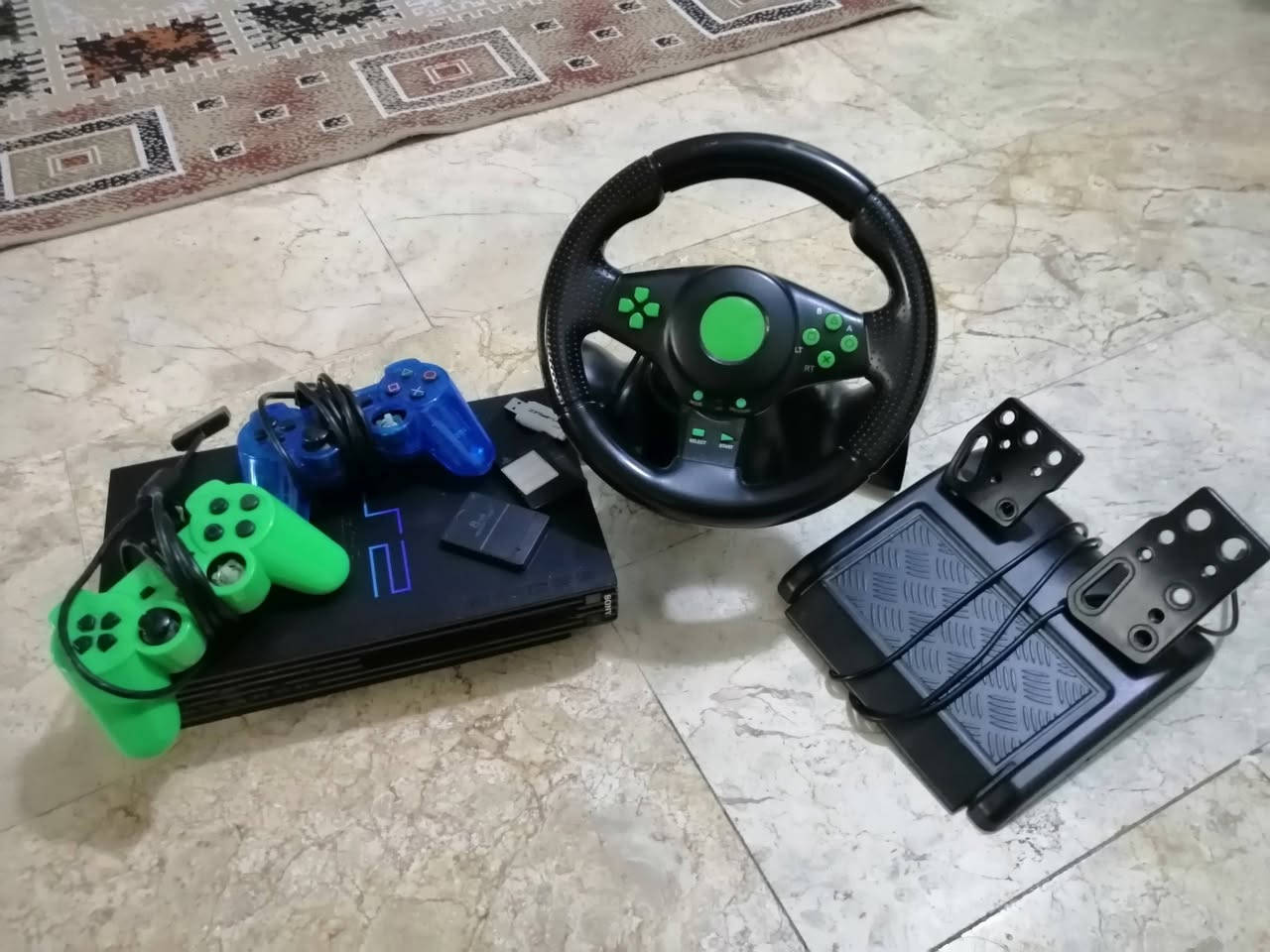 السلام عليكم ps2 كامل ملحقاته مع 2جوستك فول نظافه مع دركسون جديد السعر ٦٠ الف مكاني بغداد حي اور الرقم ***********
