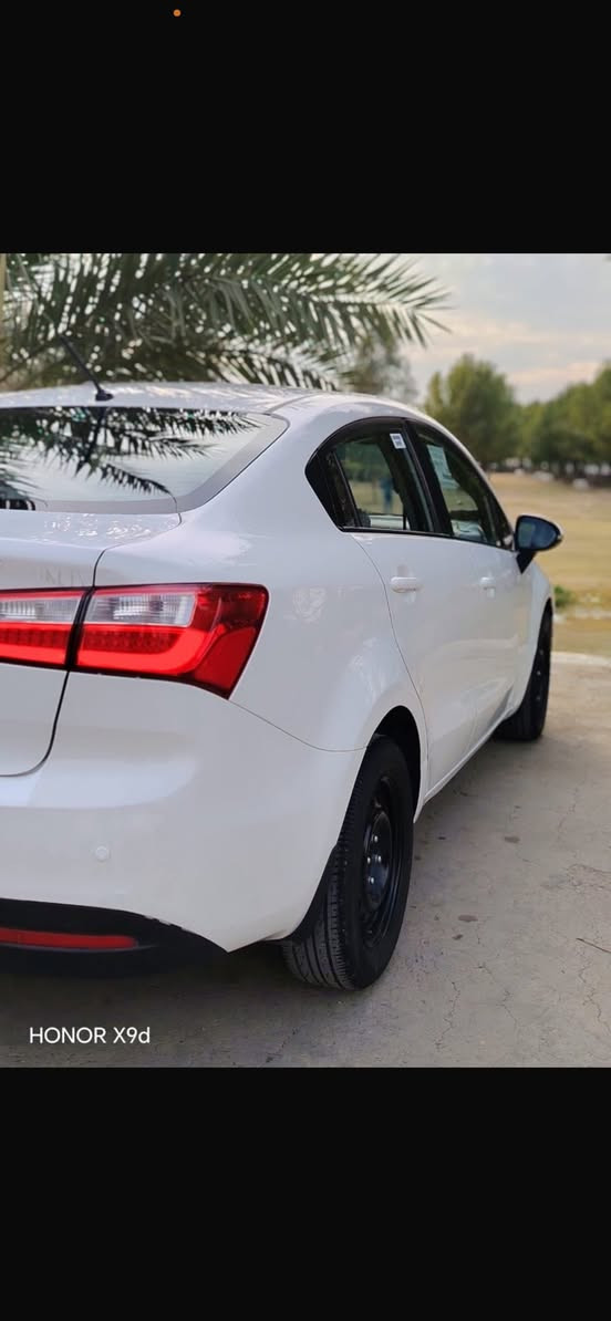 بسم الله 
كيا ريو ٢٠١٢ خليجي 
رقم اربيل 
شرط التحويل 
مكينة دوش قطرتين
تحكم ستيرن جهتين 
اشاير مري 
مري شفط 
داخل لونين 
داخل جلد 
تدفئة تبريد بشرط 
كامرة 
حساس خلفي 
كهربائيات كلها شغالة 
مكفولة من الضربة والصبغ 
بيها كم مكان بارد 
السعر 93 و بيها مجال 
***********
📍بغداد
