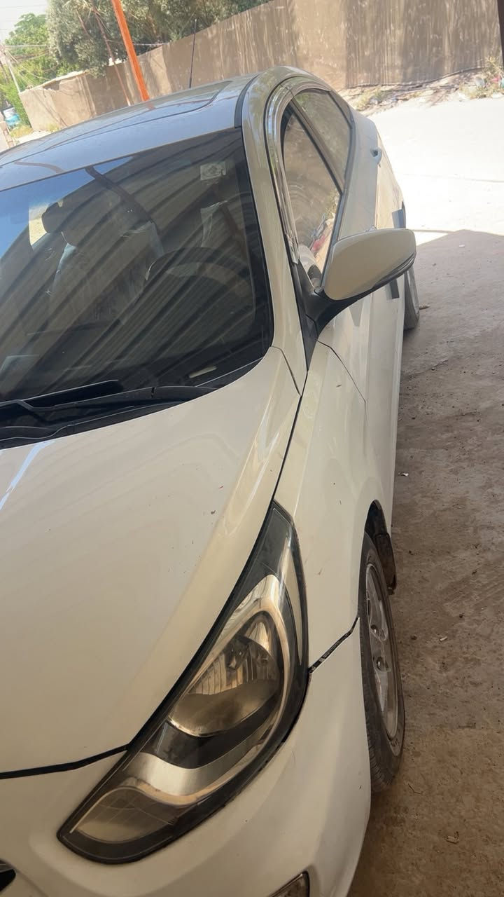 أكسنت ٢٠١٢
فول مواصفات خليجيه
رقم بغداد انكليزي
***********
٩٠ وبيهه مجال 
عنواني الدوره
