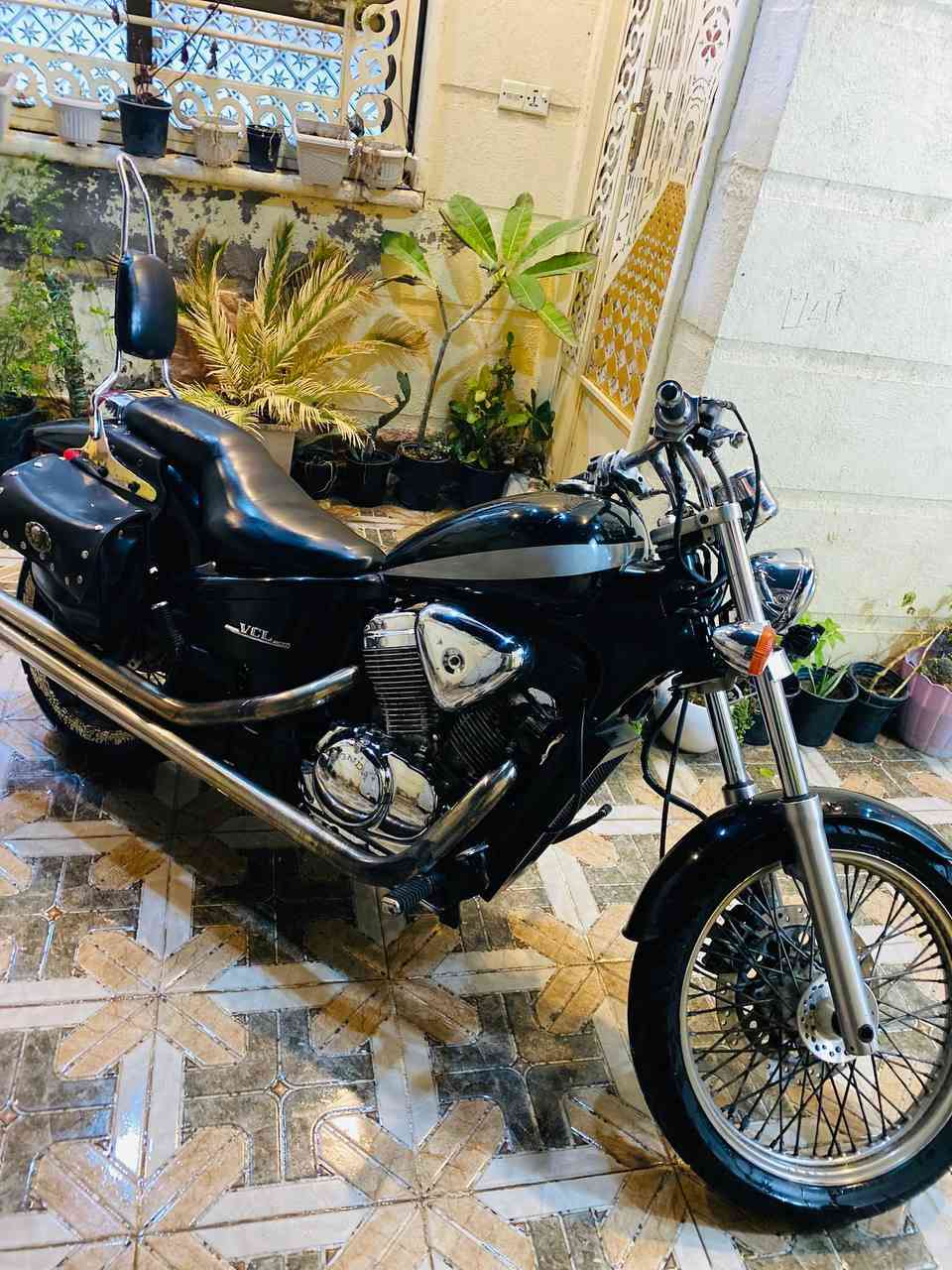 هارلي ستد 400cc للبيع الدراجه بلاديه ماملعوب بيه ابد محرك خير من الله شلعه تشك الكاع شك ونضافته شوفت عينك نقصه بس صفاحيه اليسره وتايره الخلفي شويه تعبان وياه جنط جانبيه وتشغيله نكره سلف بكل وقت عسما جاي تمطر ثلج كهربائيات كلهه شغاله اشاير بك لايت عالي ناصي كلهه شغال اوراق فقط يعني بس ينفتح الترقيم كبل تترقم
السعر 1650 وبيه مجال

مكانه واسط الصويره
***********
