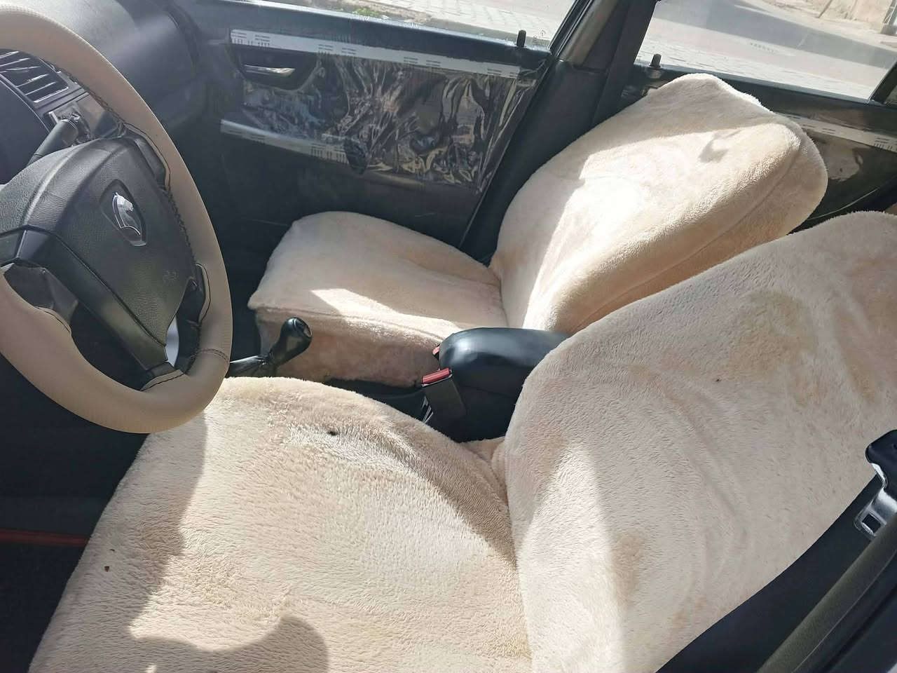 سلام عليكم سمند سورن موديل 12 رقم نجف نكليزي 
مكفولة سياره كفاله عامه لاصبغ ولا فتح ولا شد
مكينه وكير وحداديه وتبريد كلها شغال كهربائيات كلها شغاله حلوا سياره وجاهزه عارضيه ب45 وبيه مجال ***********
