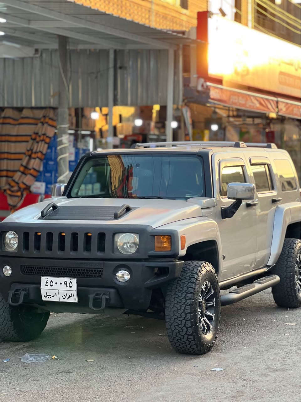 همر H3 
2006 فوول مواسەفات  سلایت گەورە تحدید سورعە  تەبرید تۆماتیک  ABS سوکان پاوەر کوشین جلد کوشین هیتەر 4جام کارەبا مەکینە پێنج پستن بیلادی  گێر و مەکینەی نەکراوەتەوە کەپسە سەیارەکە لەسەر دەقی شەریکە ماوە ئی مەعرەز نیە چوار تایەی نوێم بۆ بەستایە   بەس بۆنیتی بۆیاخە  لە دەحامی لۆ دەحامی  نموونە لە جوانی  سعري 124وەرەقە و مەعامەلەیەکی کەم *********** سەیارەکە لە هەولێرە أربيل, العراق
