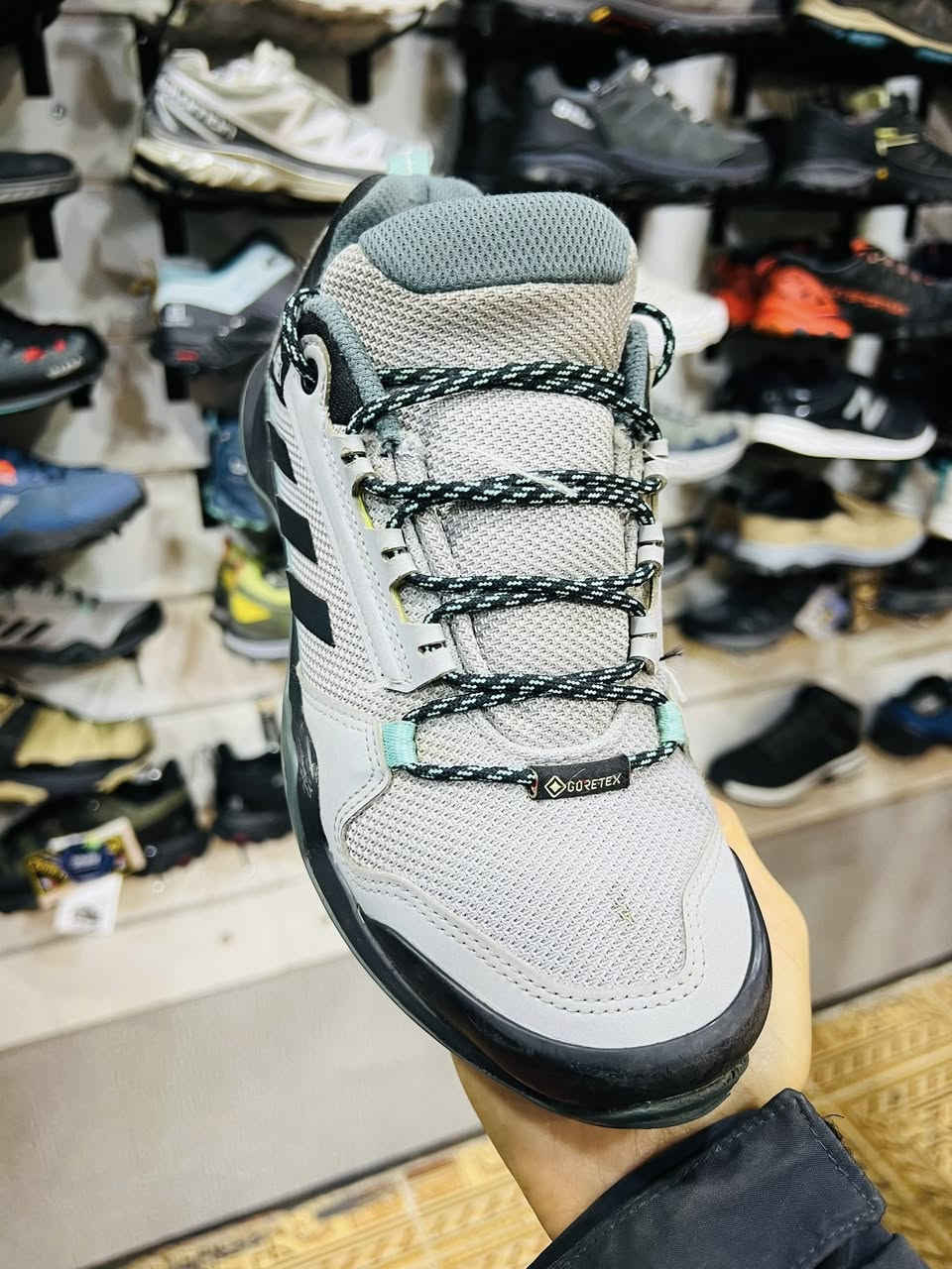 Adidas terrex 
Gore.tex

نظافة ١٠٠٪؜


**إذا كنت صاحب هذا الإعلان وتريد حذفه لأي سبب، رجاءا أرسل رسالة إلى الدعم الفني**