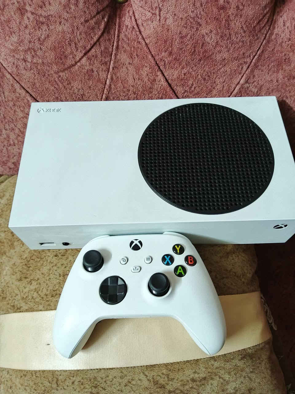 السلام عليكم
سيريس اس 512 اصدار( موديل 2024 شهر 11

غير مفتوح +استخدام 7 اشهر

مع USp شبة جديد
 
+ جوستك بي خلل LT فقط

المكان بغداد الغزالية يتوفر توصيل 

السعر ***********واتساب
