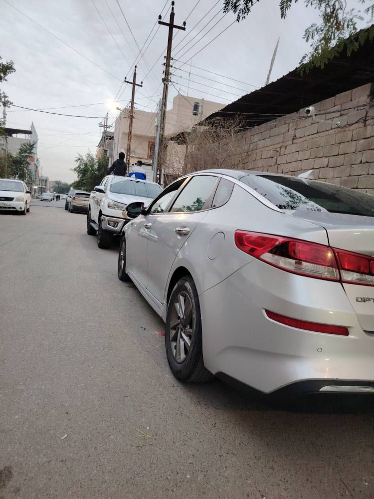 سلام عليكم 
اوبتيما 2020 معوقين ذي قار وكاله بشهر ٨ تصير حره وارد امريكي سلفري سياره جديده ماشيه ٩٠ فقط
الحادث باب نفس اللون مبدل وبنيد  والباقي كفاله
سياره منتسب ما متعوبه
كامره دواره شاشه تحديد مسار مانع انزلاق
محرك كير تبريد سياره جاهزه
 مكان السياره بصره
سعر مناسب 128
للاستفسار *********** البصرة, العراق
