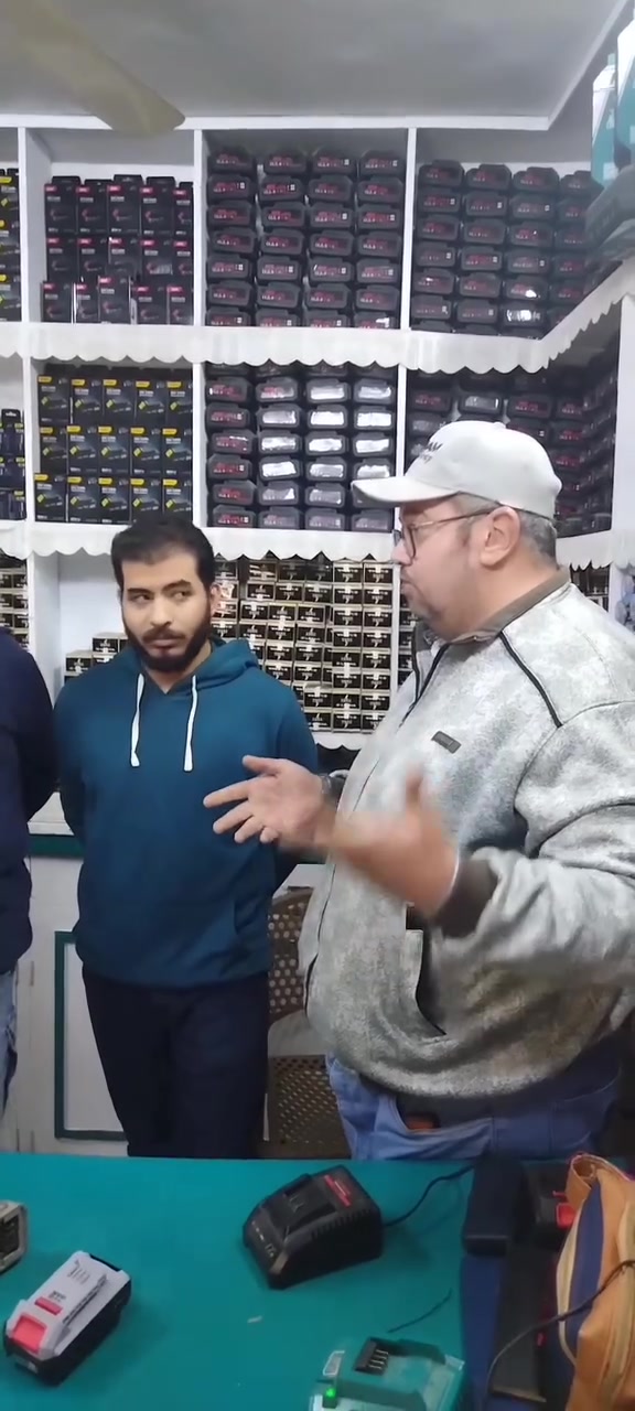 تجربة البطارية توتال تشتغل كراون
بيد المهندس ابو ضياء أبوضياء اليماني للالكترونيات


**إذا كنت صاحب هذا الإعلان وتريد حذفه لأي سبب، رجاءا أرسل رسالة إلى الدعم الفني**