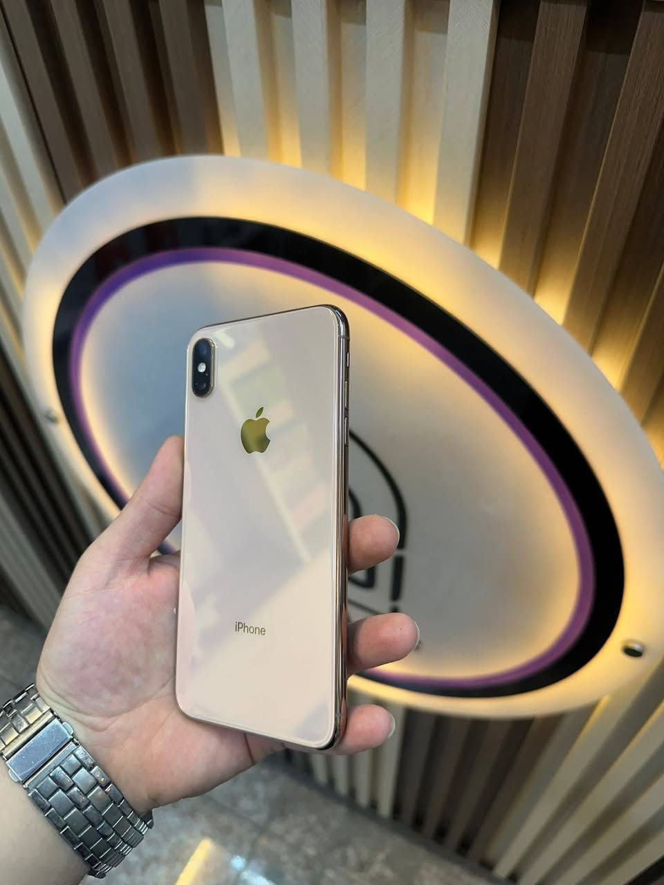 اكس ماكس
بطاريه 100مبدله اصلي وشاشه بلاد 64كيكه 
سيمكارت سماعات كلشي شغال 
 السعر 175.للمراوس ب 11
***********
