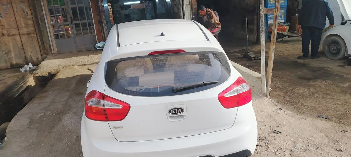 السلام عليكم سيارة كيه ريو هاج باك موديل 2013 سيارة حلوة وجاهزة كير مكينه حداديه مكفولات تخم تاير  دواخل فول بيهة مكانات صبغ ابيعك حزام رقم كربلاء ومكانهة كربلاء الاحسنيه سعر ب78وبيه مجال الالستفسار على رقم تالي ***********
