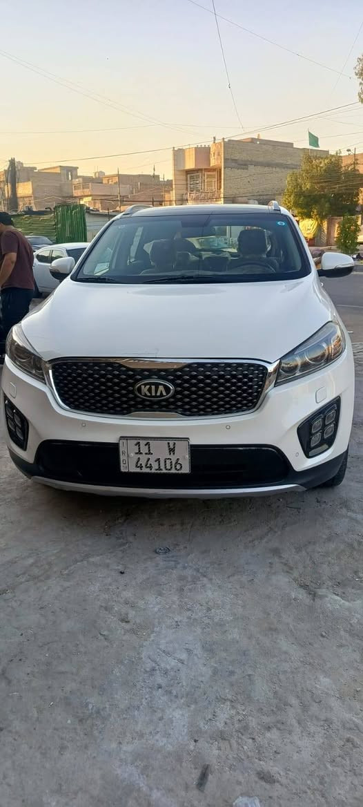 سلام عليكم.. سورنتو خليجيه للبيع موديل 18 .. السياره فول للخير .. فور ويل ... جنطه كهرباء .سايد بريك دكمه .. لايت زنون . مري شفط .. زراكات لايت . نضام ايكو.. 7راكب .. بنراما ... يعني فول .. ماشيه 140. السعر 220. وبيه مجال .. رقمي .***********.
