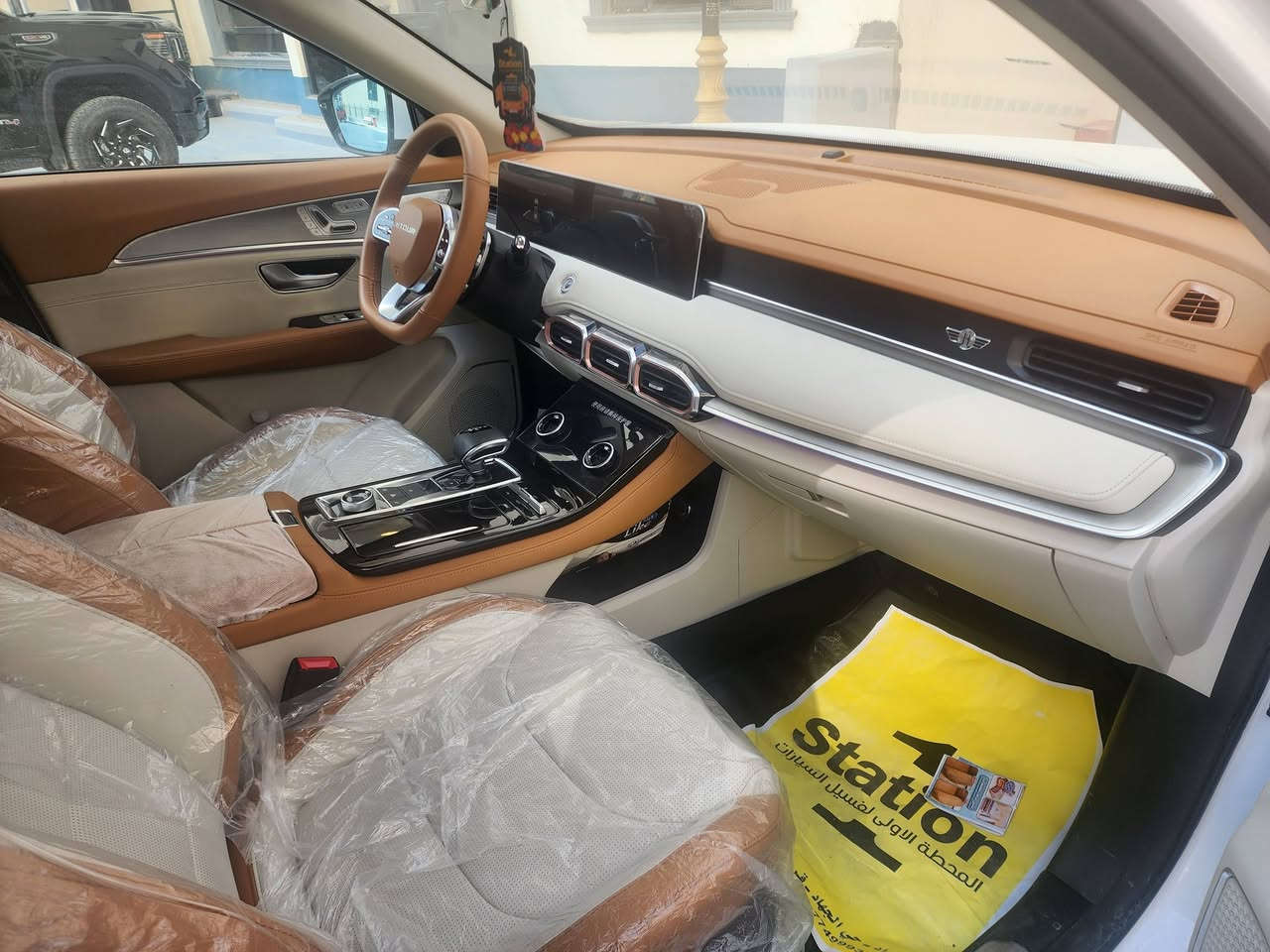 🚗 للبيع – جيتور 2025 PLUS Luxury
سيارة بحالة ممتازة جداً شبه جديدة، استخدام خفيف ونظيف جداً
المواصفات: ✔️ محرك قوي واقتصادي 1600
✔️ شاشة كبيرة + نظام ملاحة
✔️ كاميرا 360 درجة
✔️ حساسات أمامية وخلفية
✔️ فتحة سقف بانوراما
✔️ تشغيل بصمة
✔️ تبريد وتسخين مقاعد
✔️ نظام صوتي عالي الجودة
السيارة خالية من الحوادث والصبغ، فحص كامل
سبب البيع: بداهي السفر
السعر: قابل للتفاوض للجادين فقط
📞 للاستفسار الاتصال أو واتساب على الرقم: (***********)
ملاحظة: السيارة جاهزة للتسجيل ونقل الملكية فوراً
سنويه لغايه 2030
والهزه لغايه 2027
