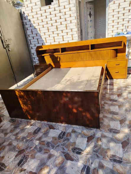 مكتبة جربايه عدد ٢ +ميز امرايه عدد ٢ مستخدمات *********** واتساب
