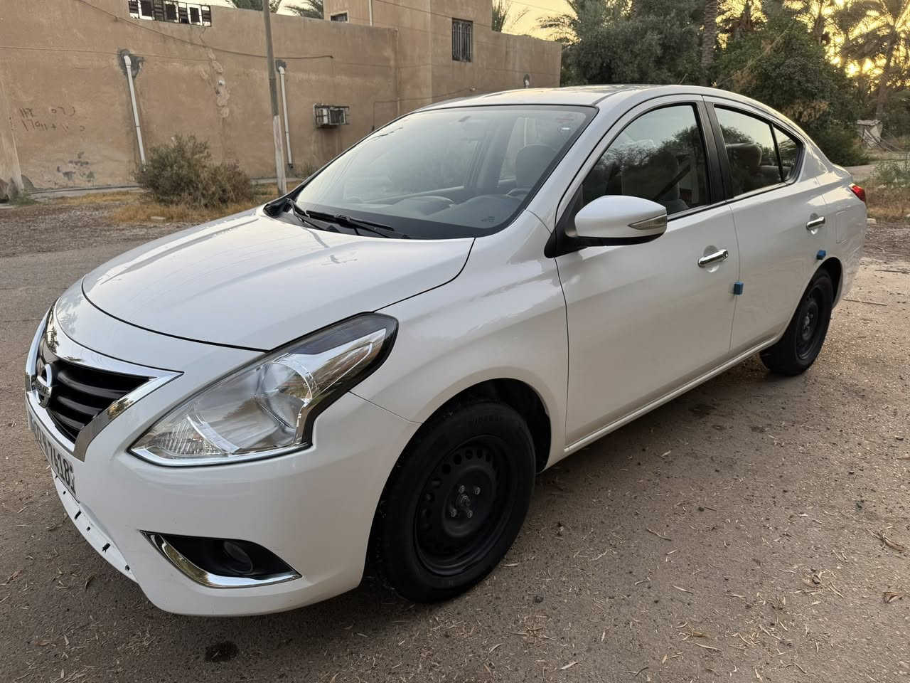 سلام عليكم نيسان سني موديل 2023 مكفولة من الصبغ والبارد السعر 124 مكان سياره بغداد حي الخضراء رقم ***********
