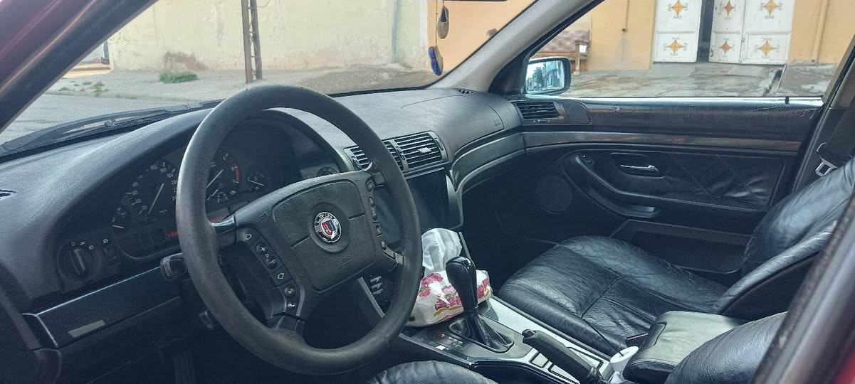 BMW صقر موديل 97 فول السيارة مصبوغه جمالية بدون ضرر كير ومكينه شرط سنويه باسمي رقم نينوى كاربون بانزين بيها محرك 528 تك فإنوس سيارة كامله مايعوزها مصرف كهربائيات كلها شغاله السعر   110$التواصل عل رقم ***********
