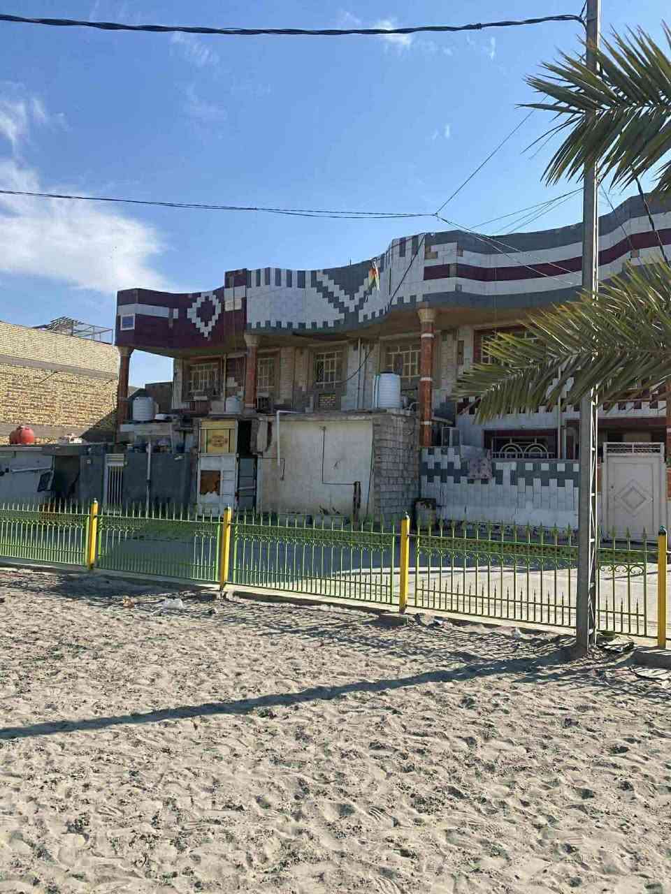 #ياالله_يارزاق
#اللهم_صل_على_محمد_وال_محمد
دار طابو صرف 87 متر ، 
حي المكرمة شارع المزرعة 
شارع مزرعة المكرمة مو شارع مزرعة سيد علي 
 الواجهة 6٫5
قريب جدا على شارع كربلاء مقابل ساحة و منتزه المزرعة العائلي
منطقة ال 13000 المربع الذهبي 
صب كونكريت طابقين ، الطابق الأرضي صالة و استقبال و غرفة نوم و مطبخ و صحيات 
الطابق الاول 3 غرف نوم و صحيات 
قريب عليه مدارس ابتدائية و متوسطة و اعدادية للبنين و للبنات 
التواصل والاستفسار مراسله الصفحة او الاتصال ***********
السعر 108 بي مجال
